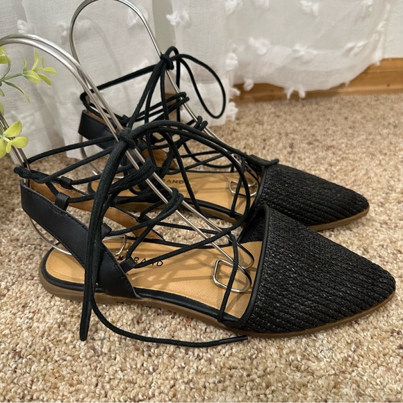 Lucky Brand Mackneill Black Pointed Toe Lace Up Flat Sandals - Picture 5 of 8